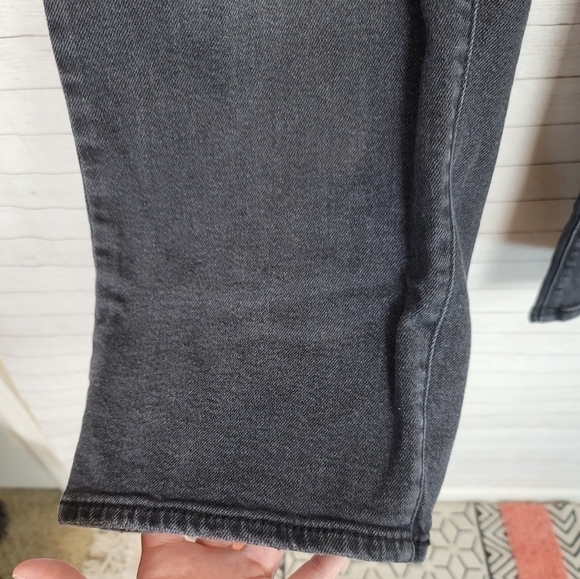 Levi's Wedgie High-Rise 13" Straight Leg Jeans in Washed Black Rinse, sz 16W - Picture 3 of 12